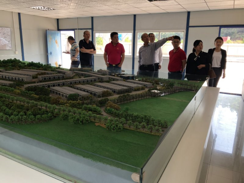 省政府驻重庆办事处一行赴峨山投资考察