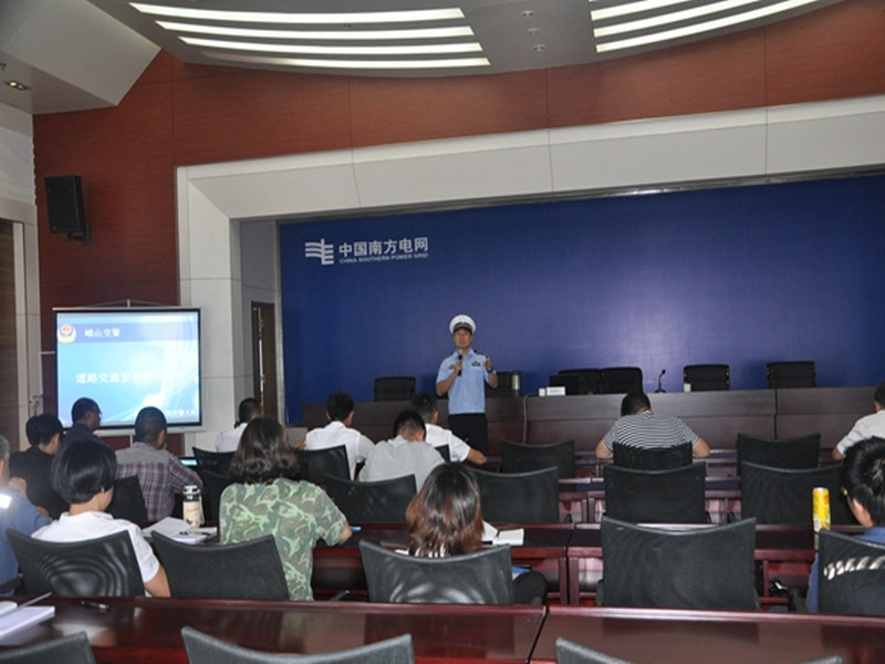 24090556yk8c.jpg
