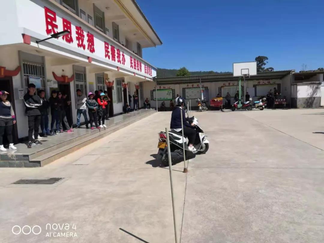 玉溪市峨山县公安局交警大队开展摩托车驾驶证