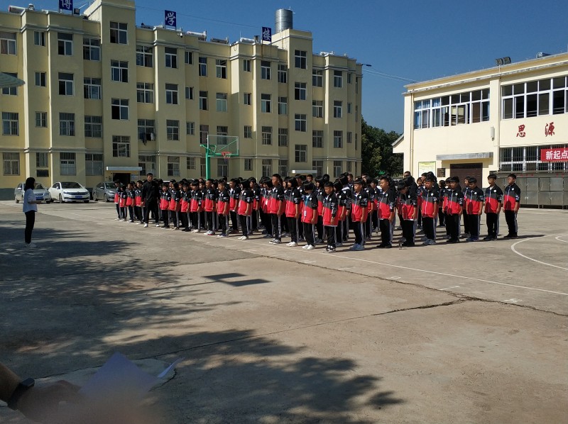 了解峨山  乡镇街道  甸中镇  文化教育卫生军训是中学生活的第一堂课