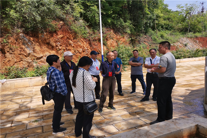 峨山县政协到大龙潭乡调研农村危房闲置房安心拆除工作推进情况