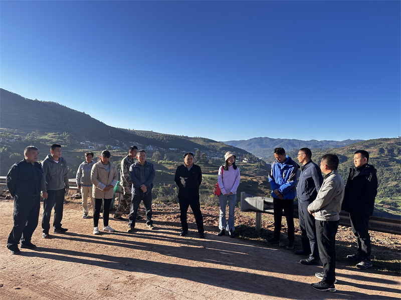 召开光伏（一期）道路保通保畅工作分析研判暨动员部署现场会.jpg