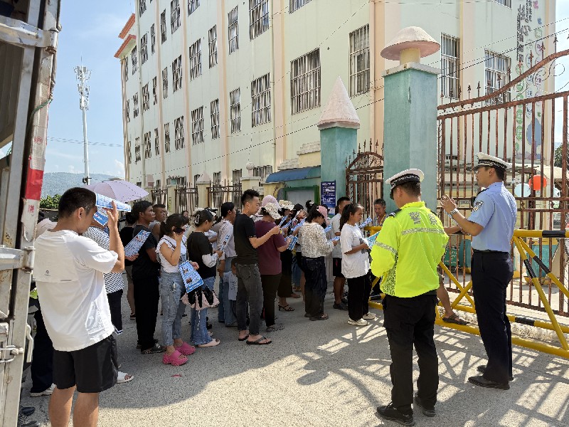 护学岗3.jpg