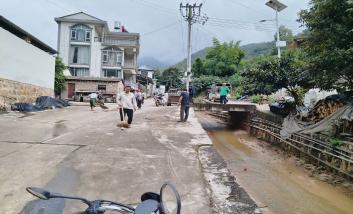 扮靓村庄道路 畅通排洪沟渠.jpg 扮靓村庄道路 畅通排洪沟渠.jpg