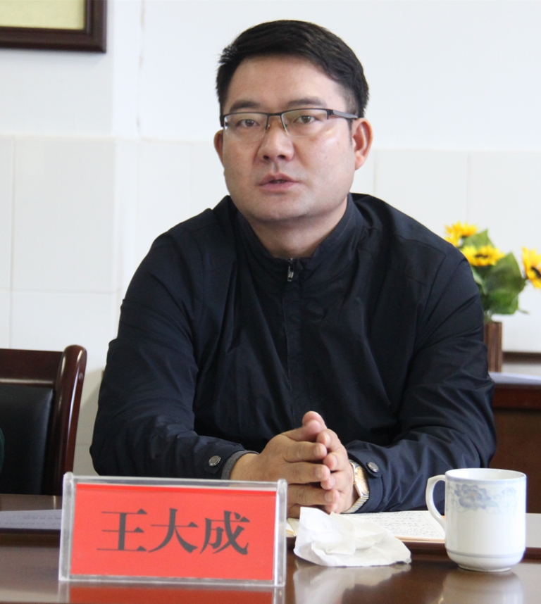 玉溪实验中学校长质询.jpg