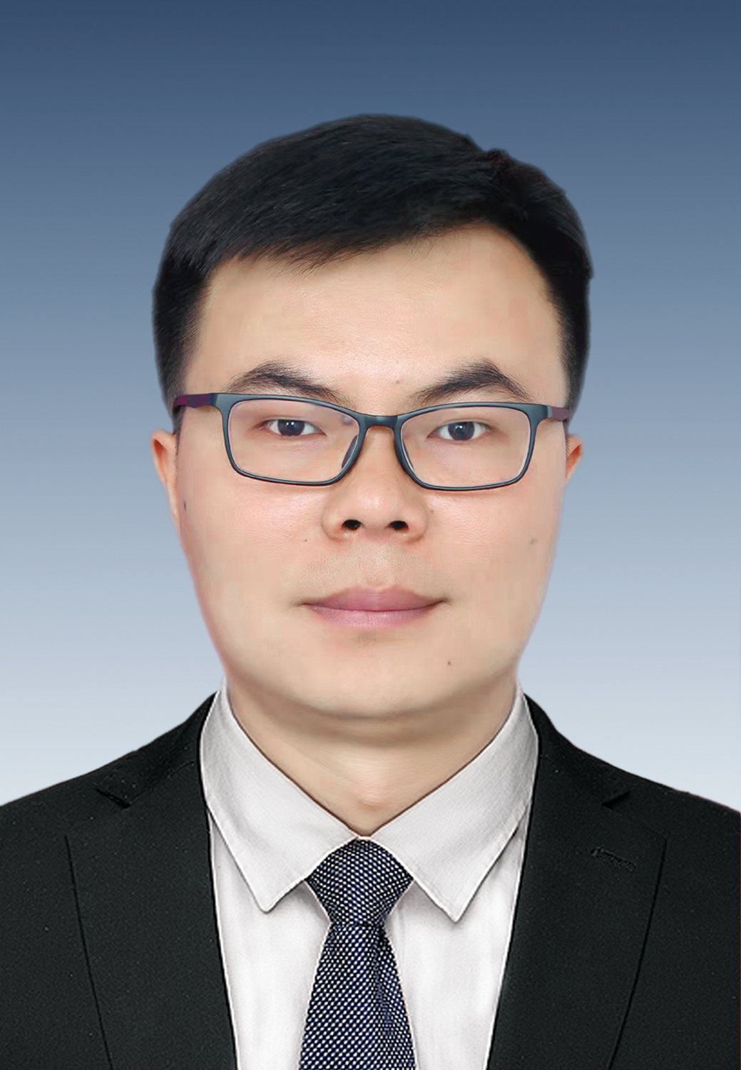 李伟.jpg